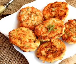 Crab Cakes with Horseradish Remoulade Dipping Sauce